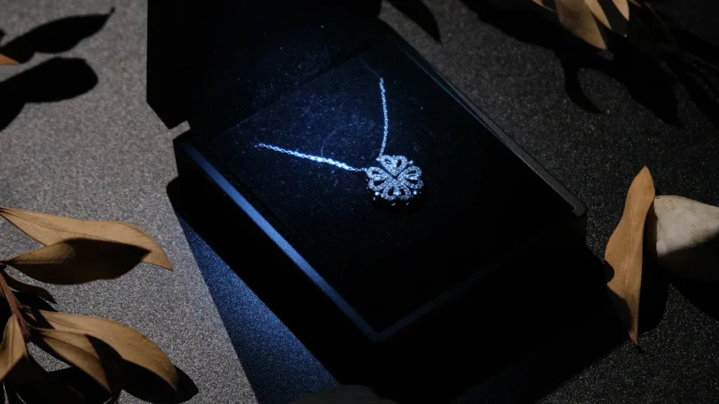 Key Features of Black Jewelry Boxes